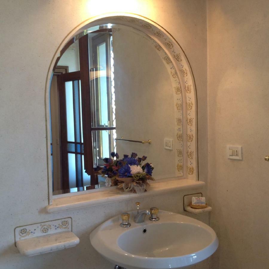 Villa Beatrice Lonato Luaran gambar